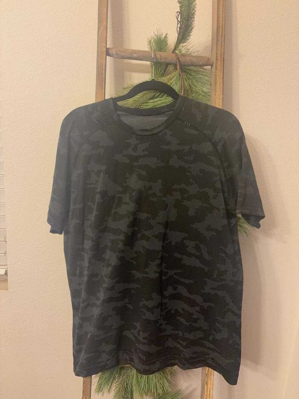 Lululemon Metal Vent Tech Short Sleeve Shirt Size L